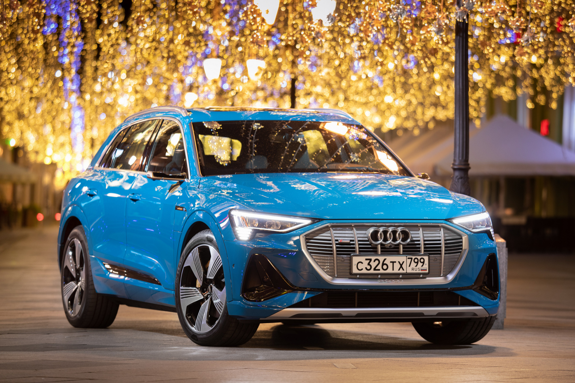 Колонка про Audi e-tron в средней полосе: электромобиль для консерваторов —  Тест-драйв — Motor