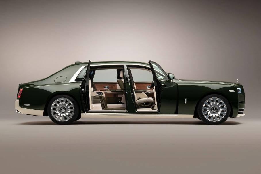 Уникальный Rolls-Royce Phantom, 1026-сильный внедорожник Hennessey и новый седан Honda Civic: главное за неделю