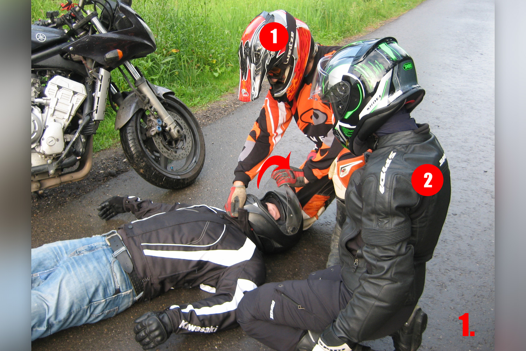 Первая помощь: если в аварию попал мотоциклист?