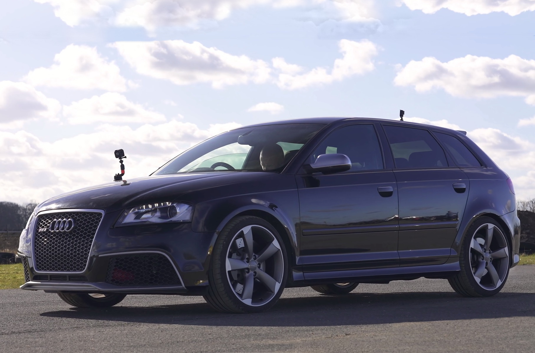 Видео: новая Audi S3 сразилась в дрэге со старой Audi RS3