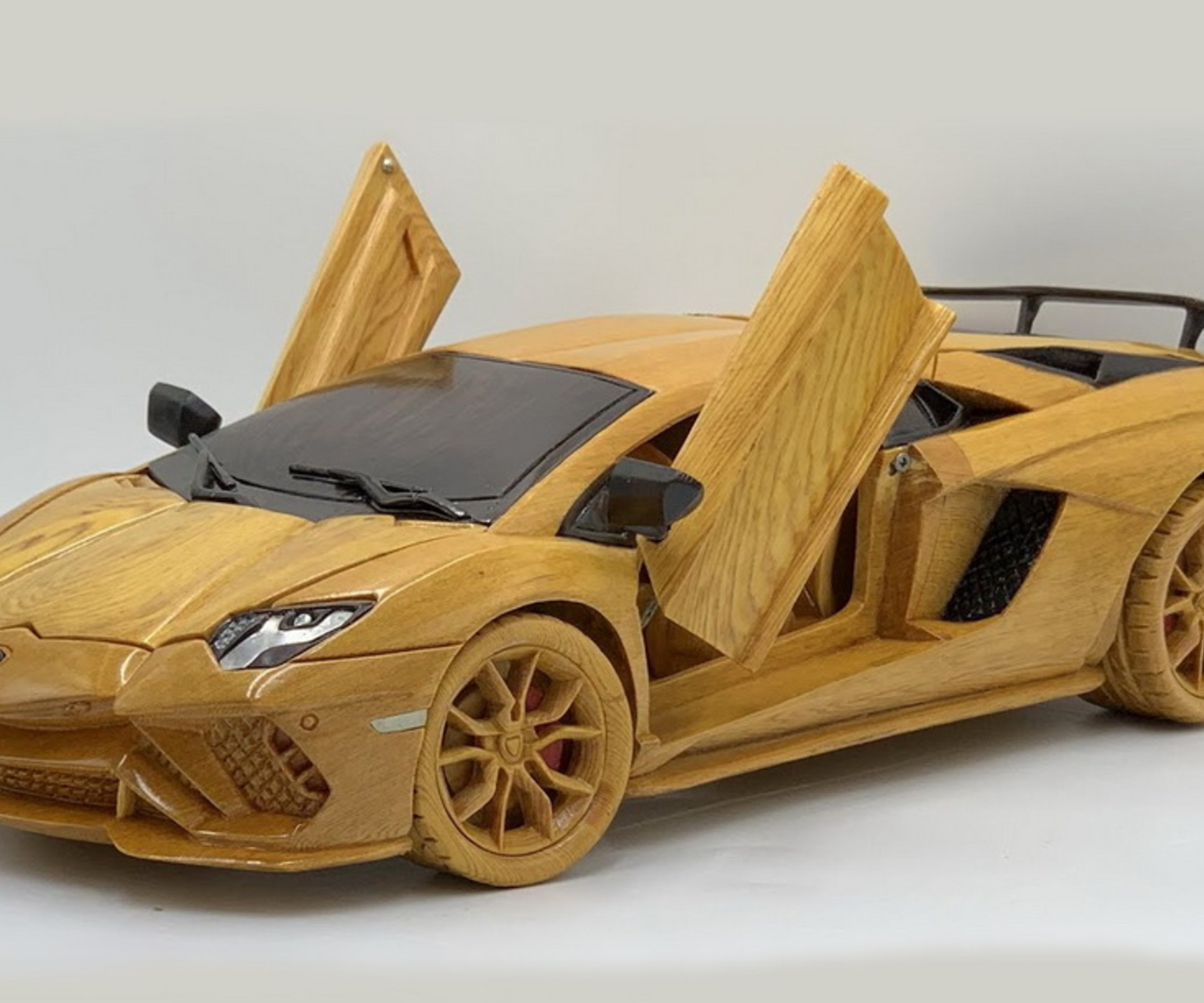 Видео: из деревянного бруса сделали копию Lamborghini Aventador — Motor