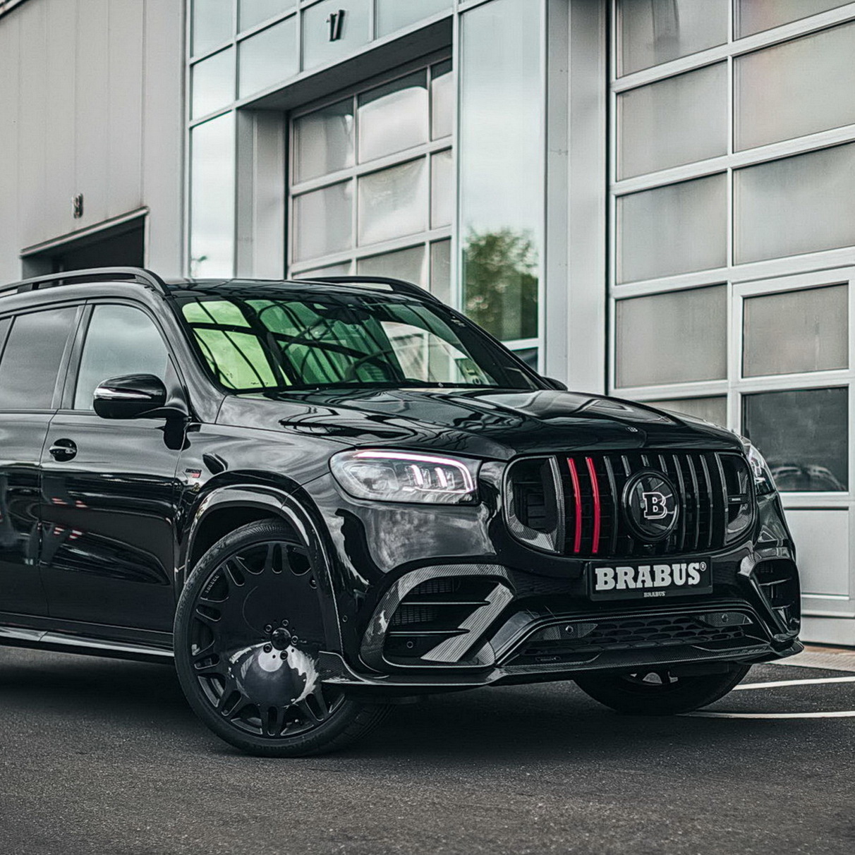 Brabus прокачал новый Mercedes-AMG GLS 63 до 800 лошадиных сил — Motor