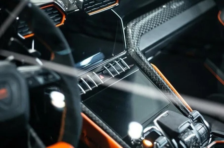 Посмотрите на самый дорогой Lamborghini Urus в России. Его продают за 50 миллионов рублей