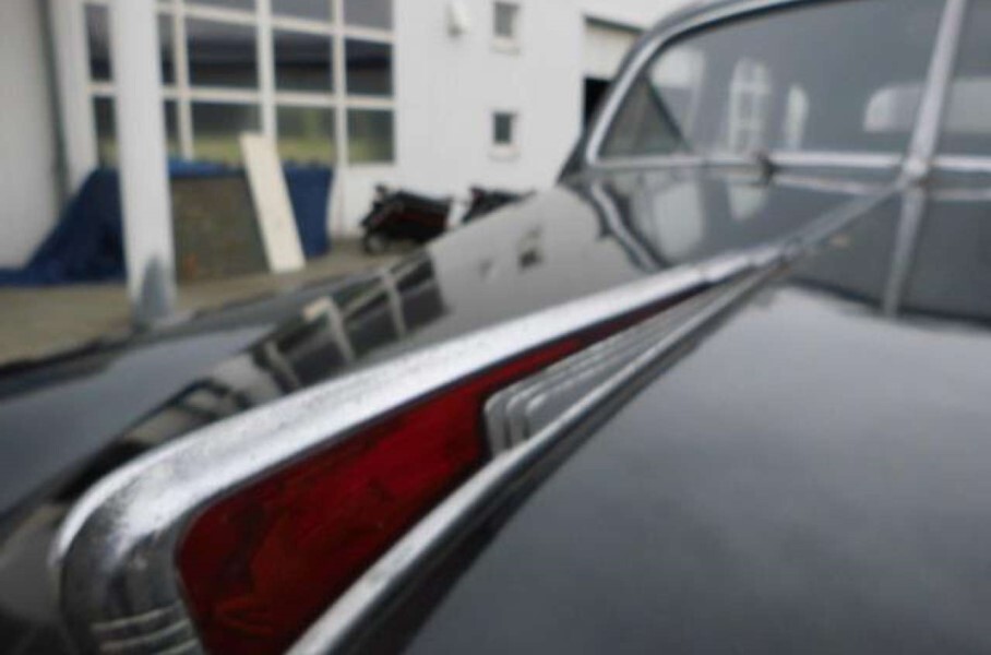 Лимузин ГАЗ, 40 лет простоявший в гараже, продают в Германии за два миллиона рублей