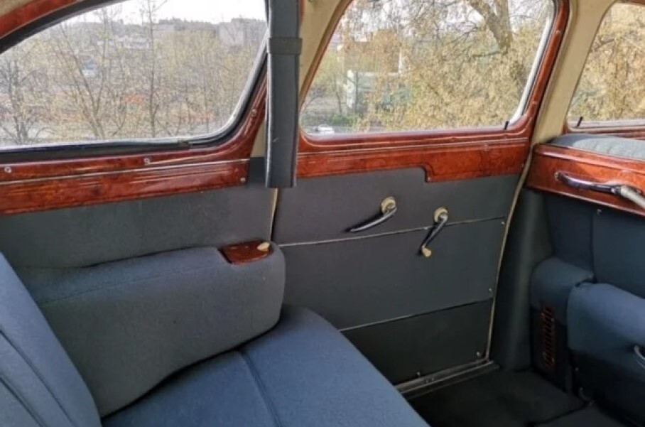65-летний ГАЗ-12 ЗИМ из частной коллекции продают в Москве за 7,7 миллиона рублей. Раритетный седан сохранился в идеальном состоянии