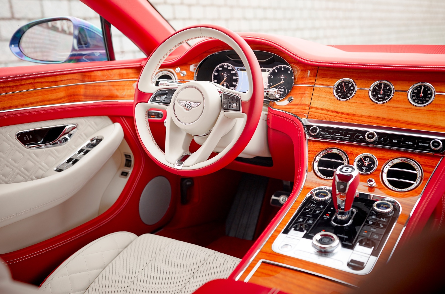 Bentley Continental GT V8 стал парой для океанской яхты