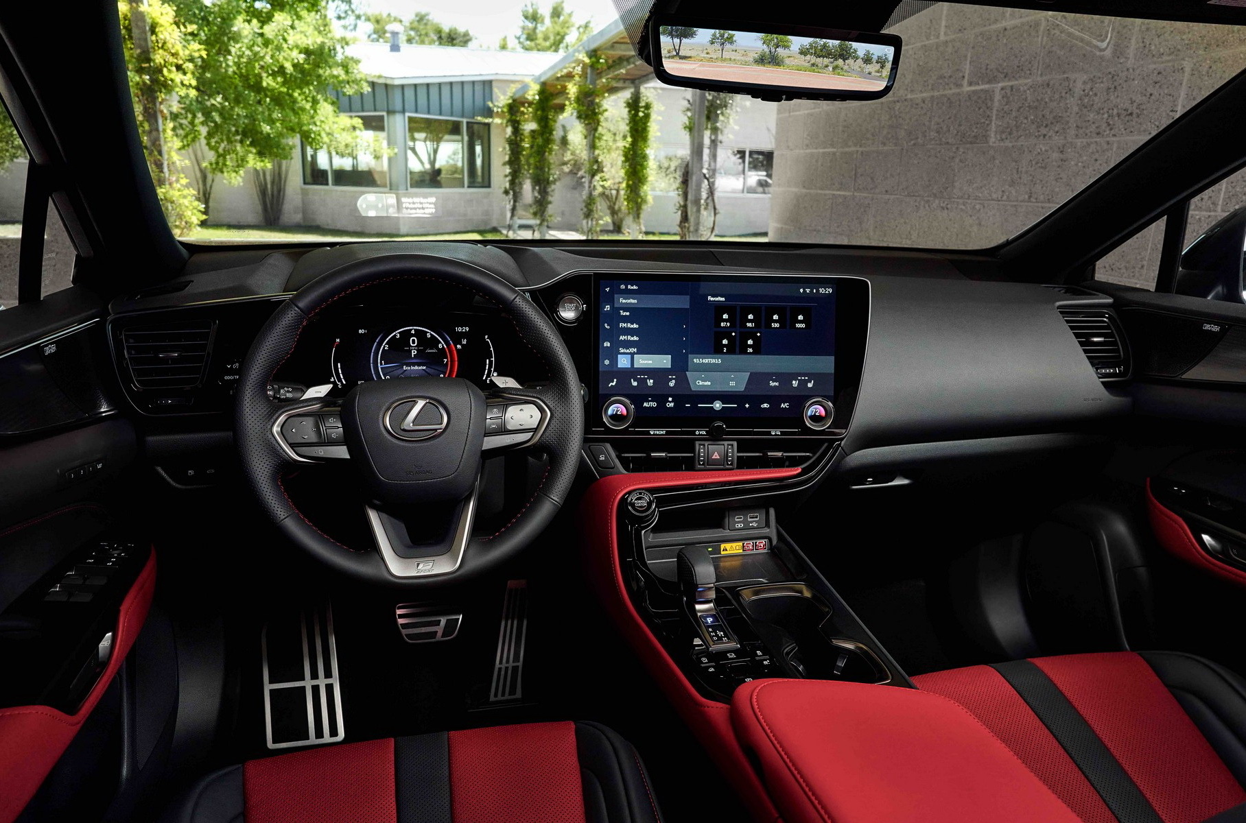 Новый Lexus NX обзавелся турбомотором 2.4 и отличился дизайном интерьера