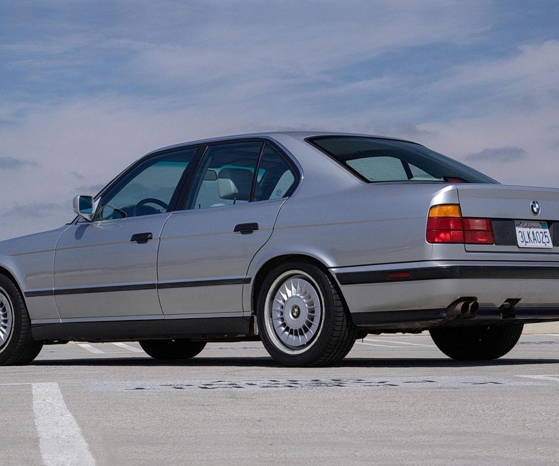 Ухоженную BMW M5 E34 с пробегом 396 тысяч км продают на аукционе — Motor