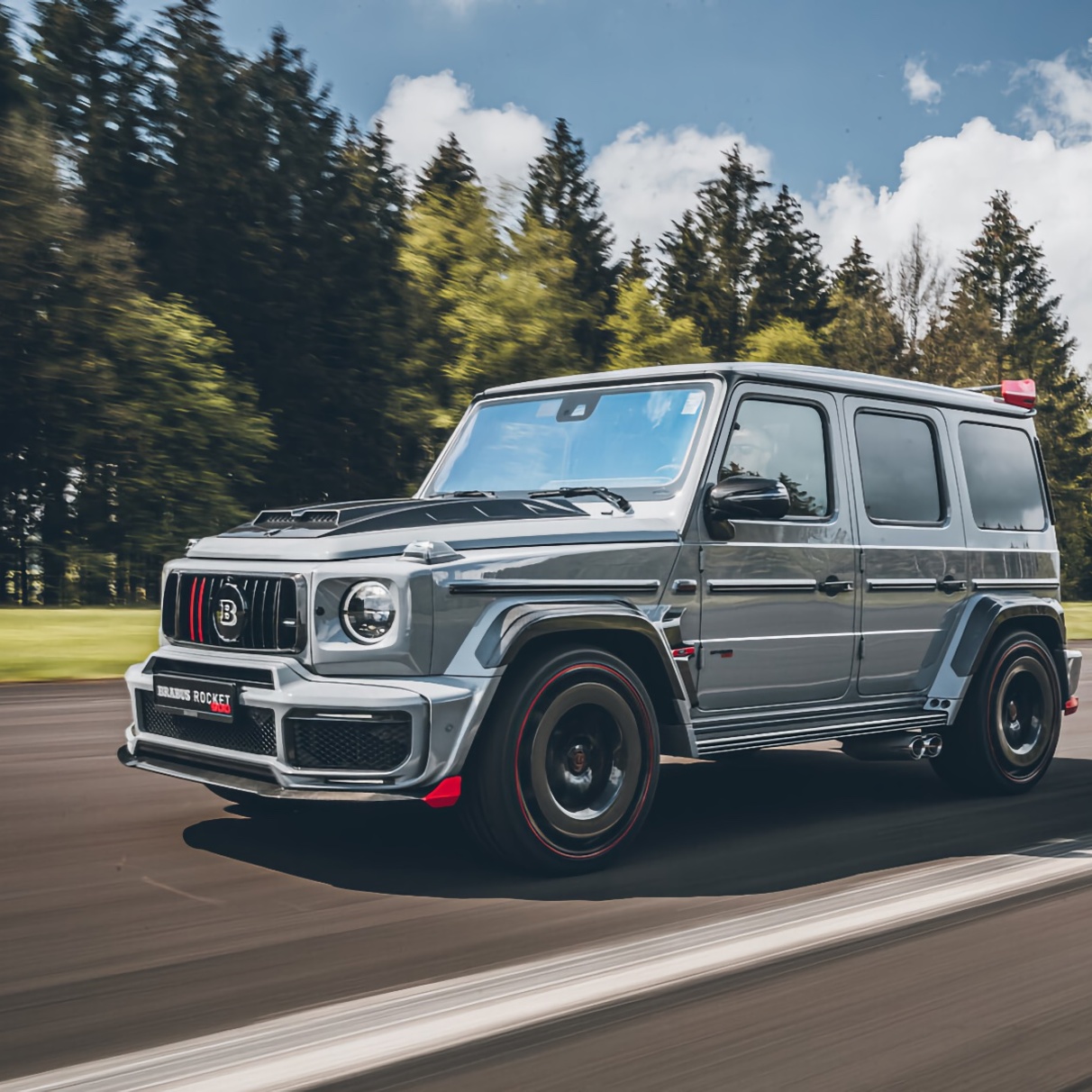 Brabus Prevratil G Class V 900 Silnyj Superkar Rocket Edition Motor