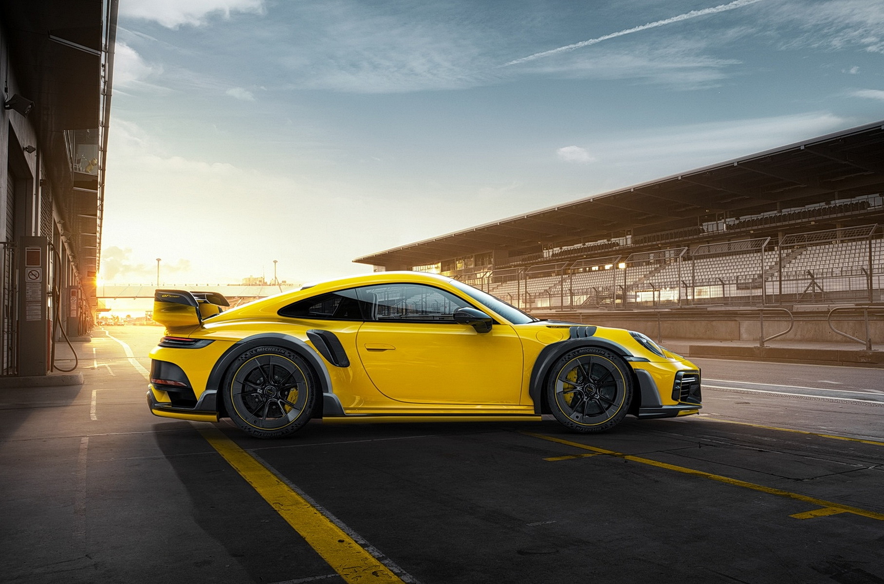 Новый Porsche 911 превратили в 800-сильного трекового монстра