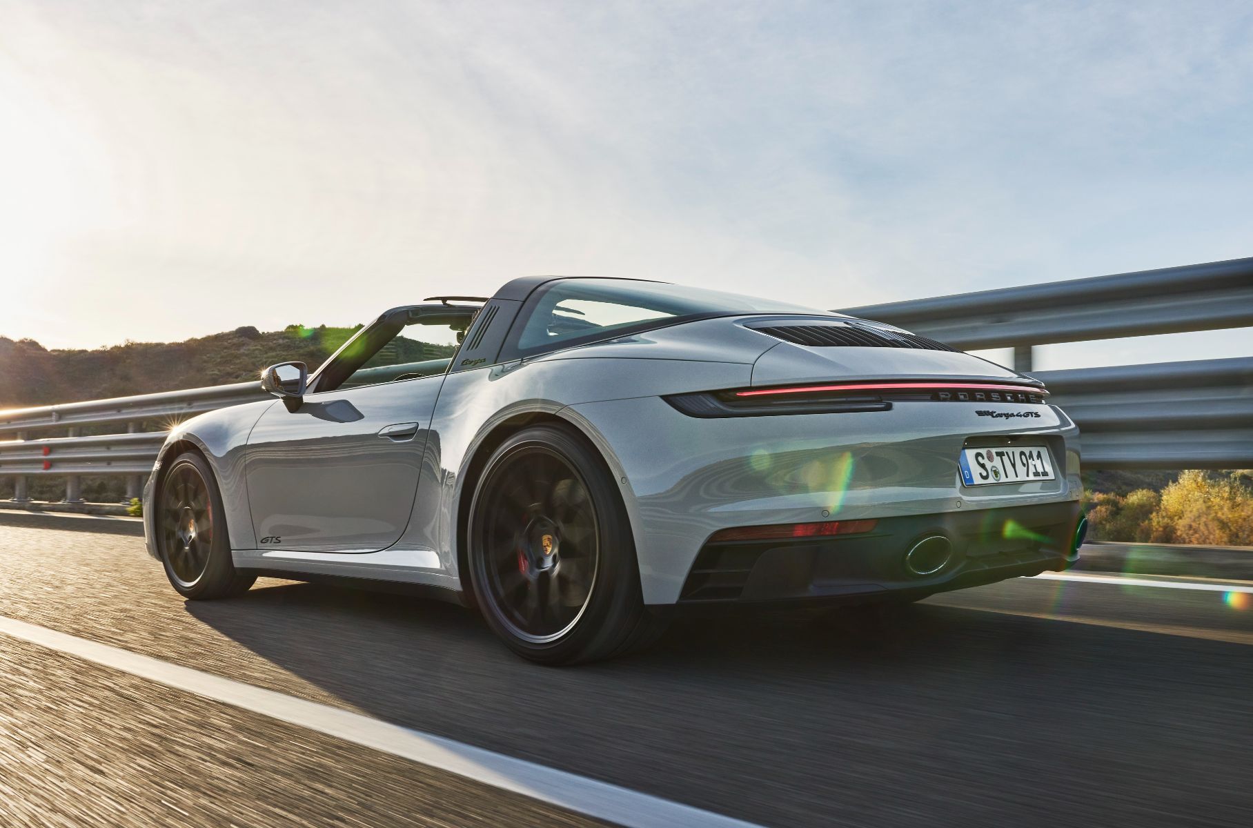 Объявлены рублевые цены на новый Porsche 911 GTS