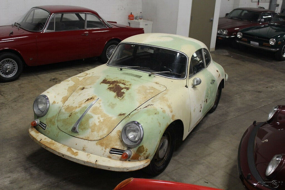 За 60-летний ржавый Porsche, 40 лет простоявший в сарае, заплатили больше трех миллионов рублей