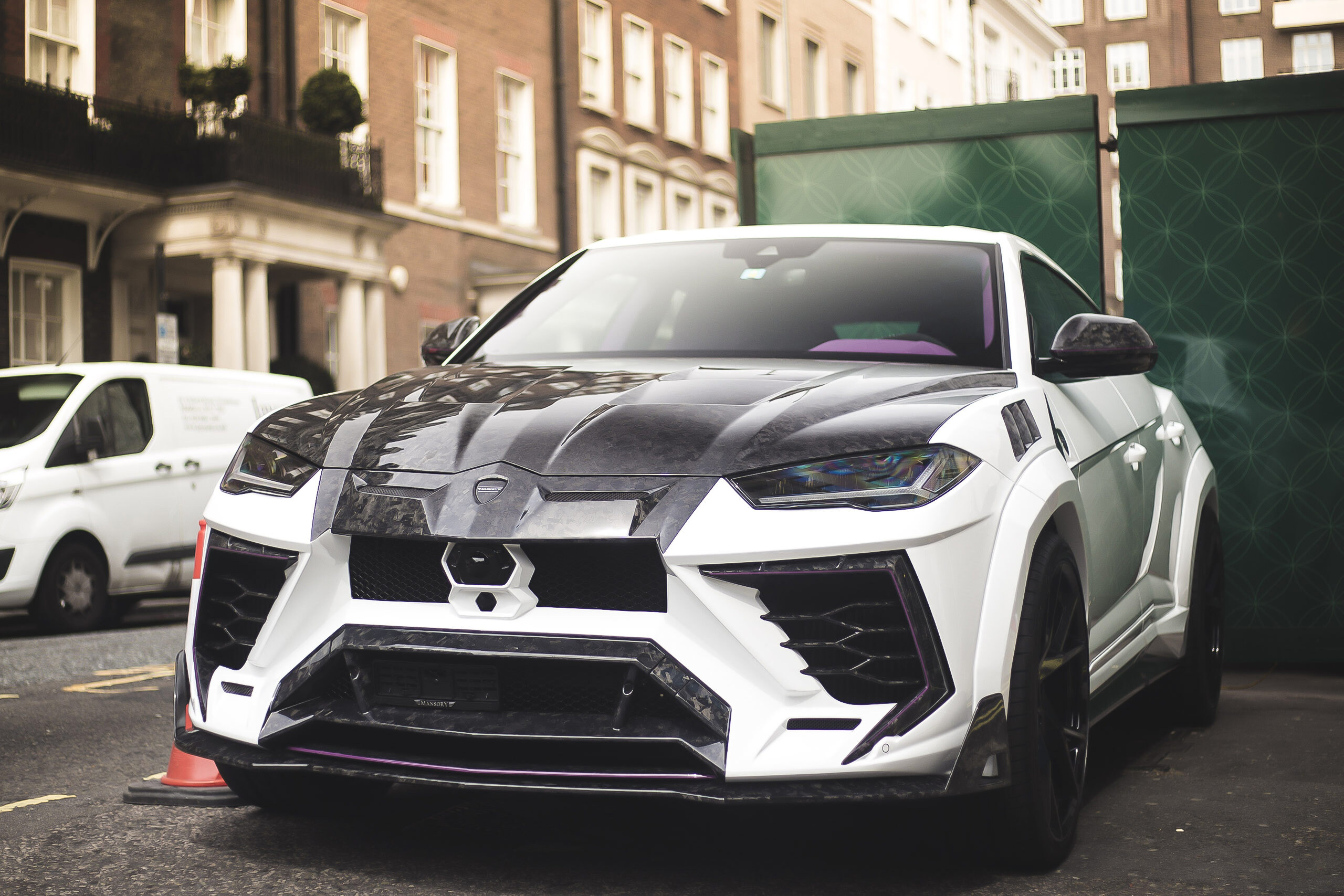 Этот монстр называется Mansory Venatus и стоит как несколько очень хороших  машин. Выясняем, почему — Лаборатория — Motor