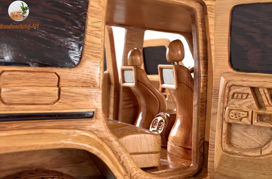 Видео: кусок дерева превратили в точную копию Mercedes-AMG G 63