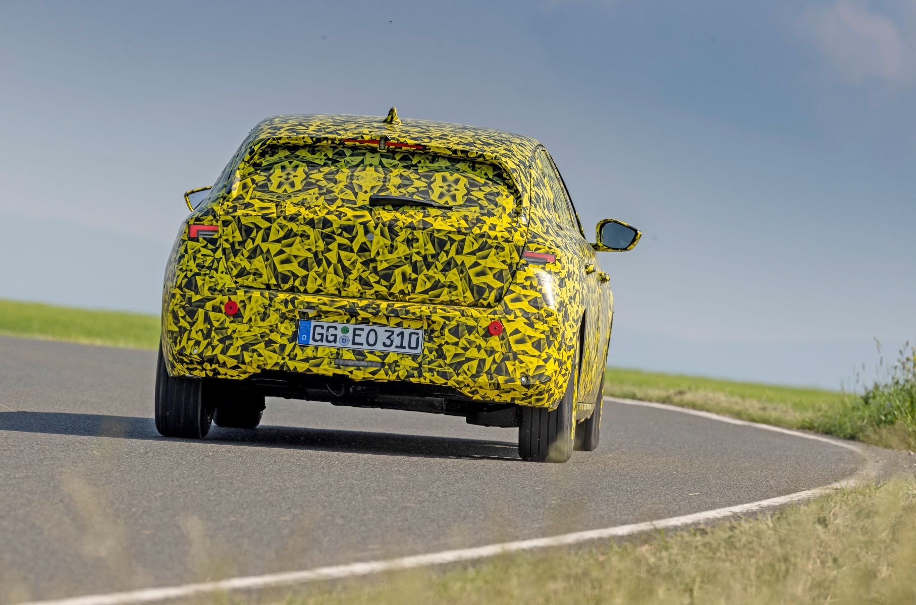 В Opel рассказали, как проходят испытания новой Astra