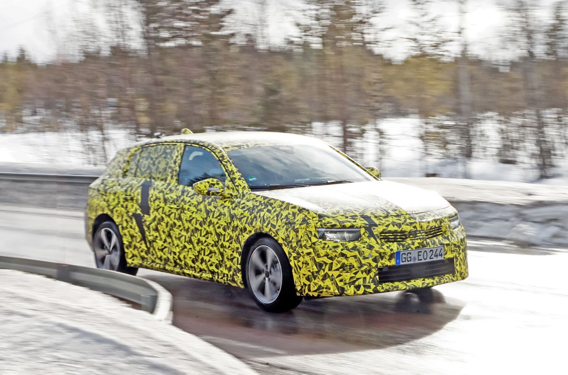 В Opel рассказали, как проходят испытания новой Astra
