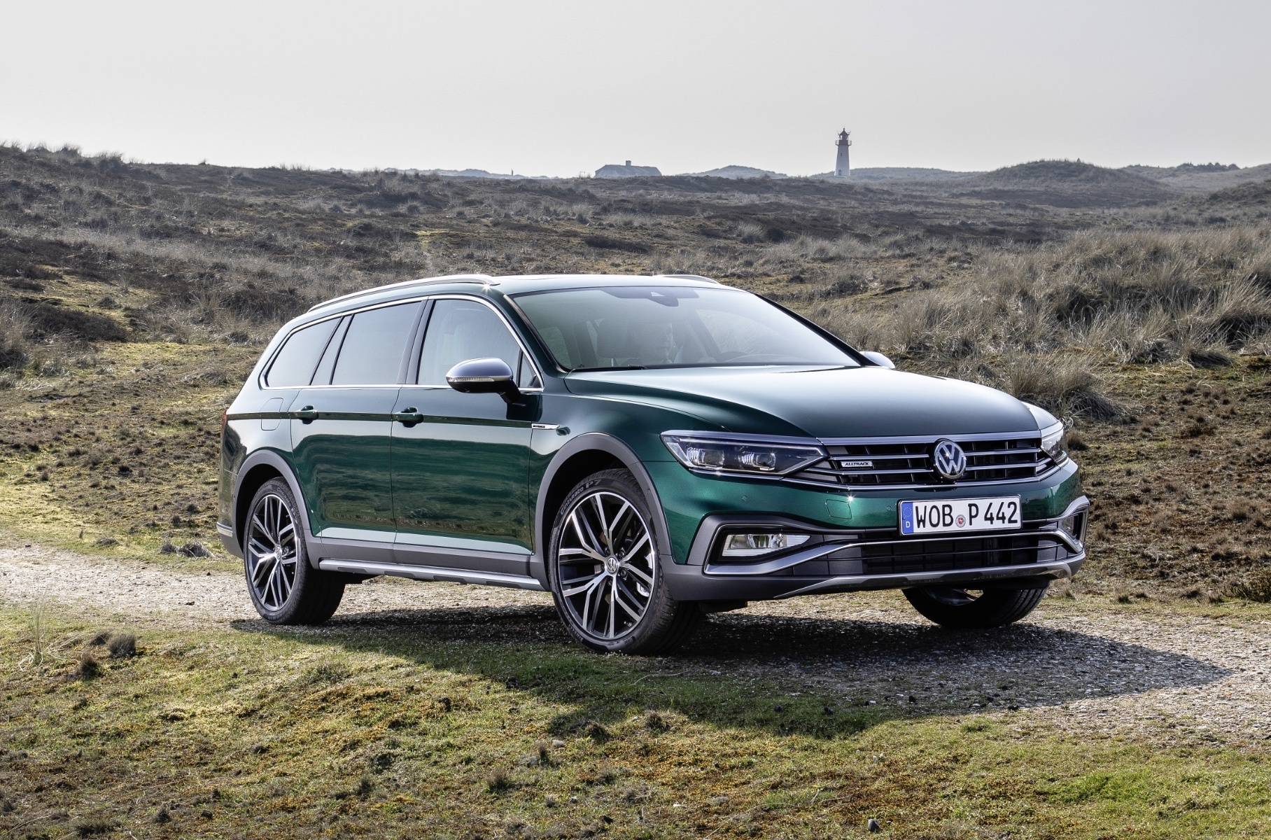 Обновленный универсал Volkswagen Passat Alltrack добрался до России — Motor