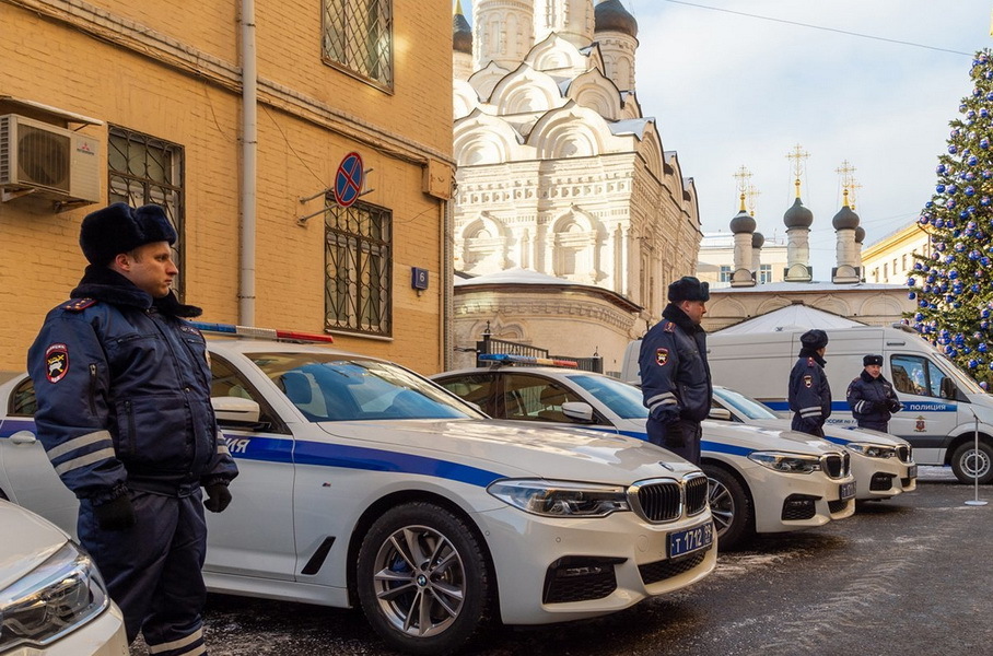 В Москве скрытые патрули ДПС получили спортседаны BMW