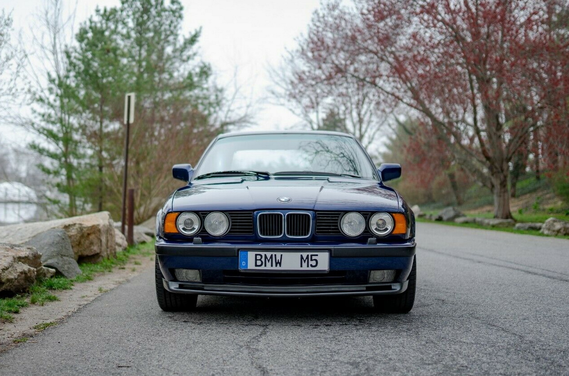 30-летнюю BMW M5 E34 продали по цене новой 5-Series