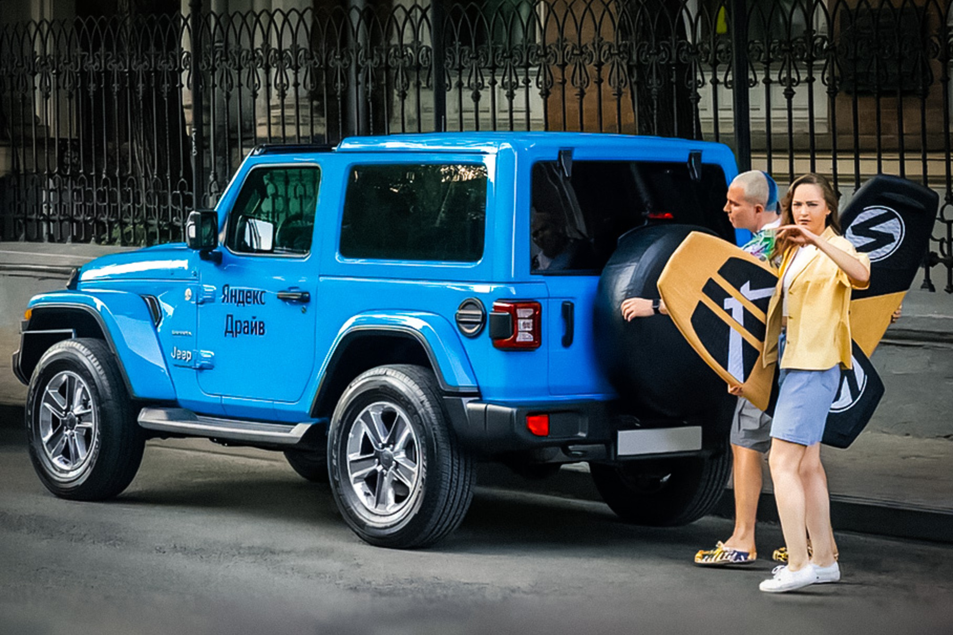 Московский автопарк каршеринга пополнился двухдверными Jeep Wrangler — Motor