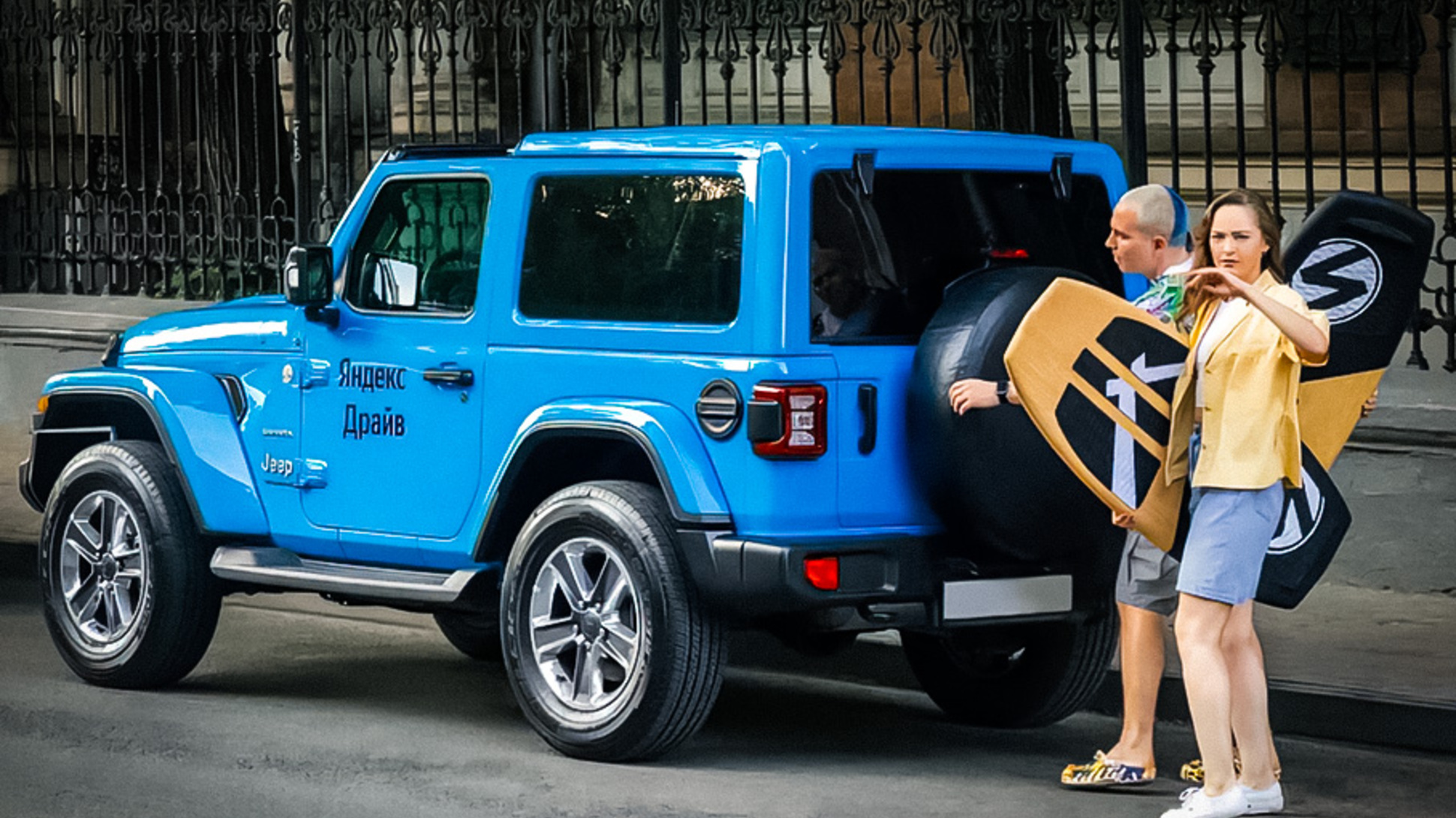 Московский автопарк каршеринга пополнился двухдверными Jeep Wrangler — Motor