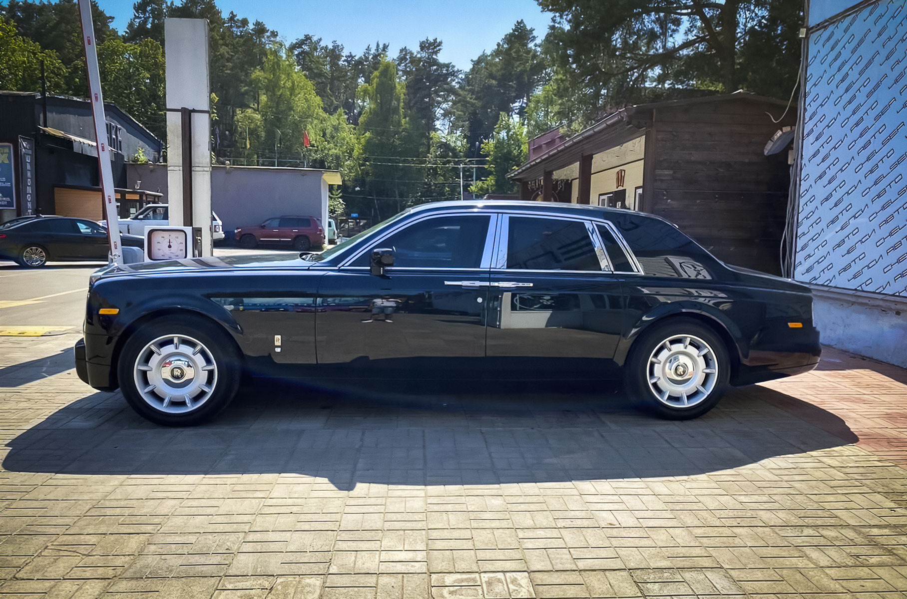 Посмотрите на самый доргой Rolls-Royce Phantom в России