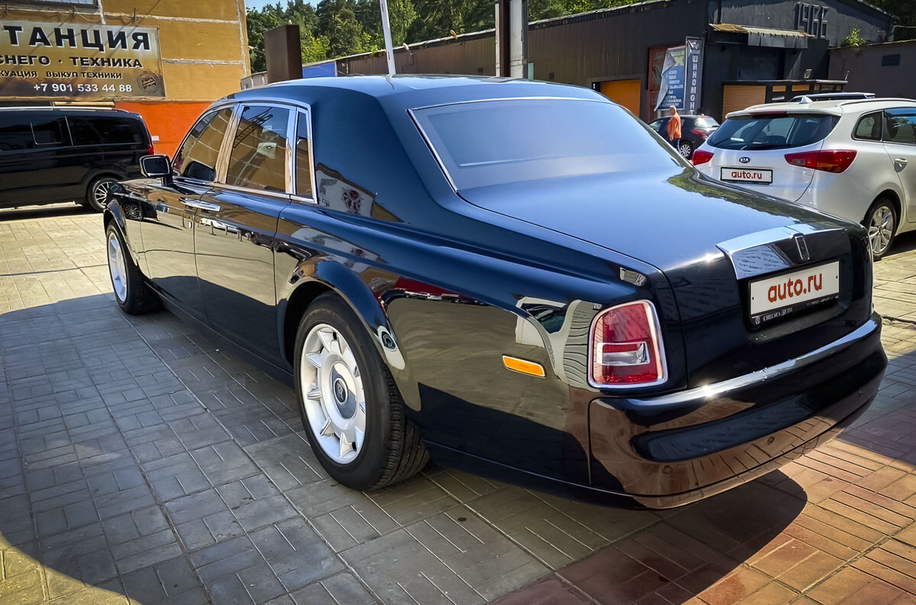 Посмотрите на самый доргой Rolls-Royce Phantom в России