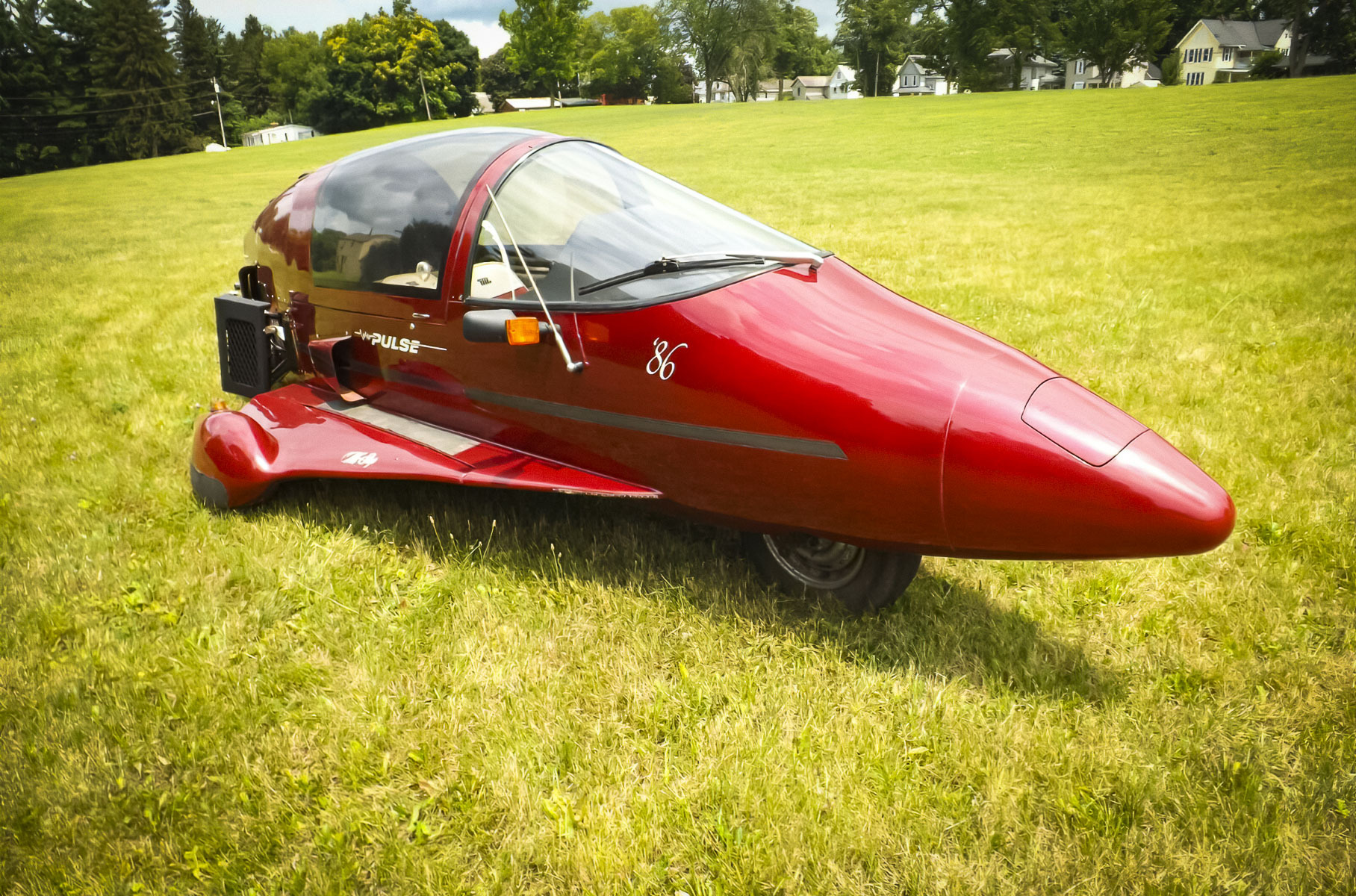 Посмотрите на «космический» гибрид автомобиля и мотоцикла, который можно приобрести за 700 000 рублей