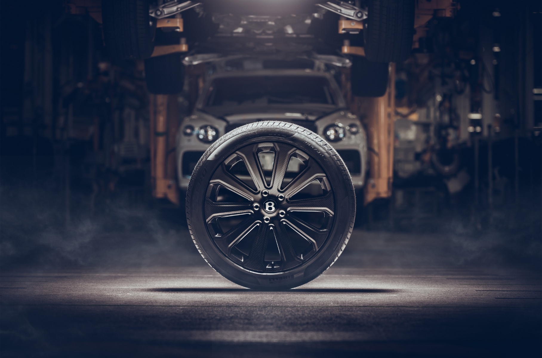 Кроссоверу Bentley Bentayga добавили карбоновые колеса