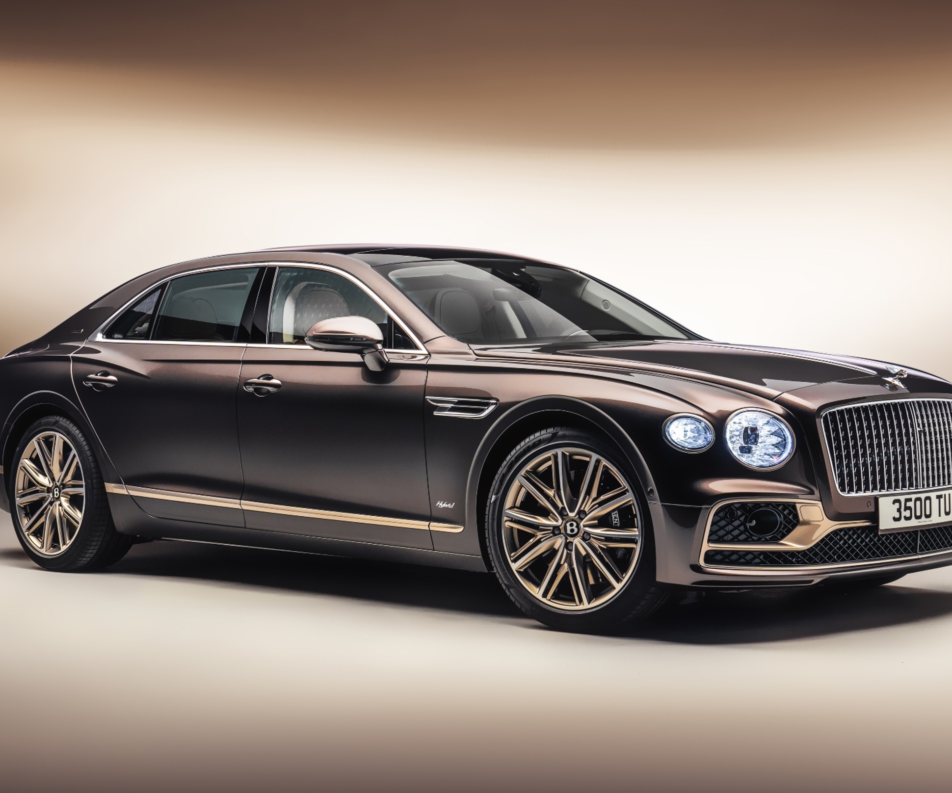 Гибридный Bentley Flying Spur получил спецверсию с экологичной отделкой —  Motor