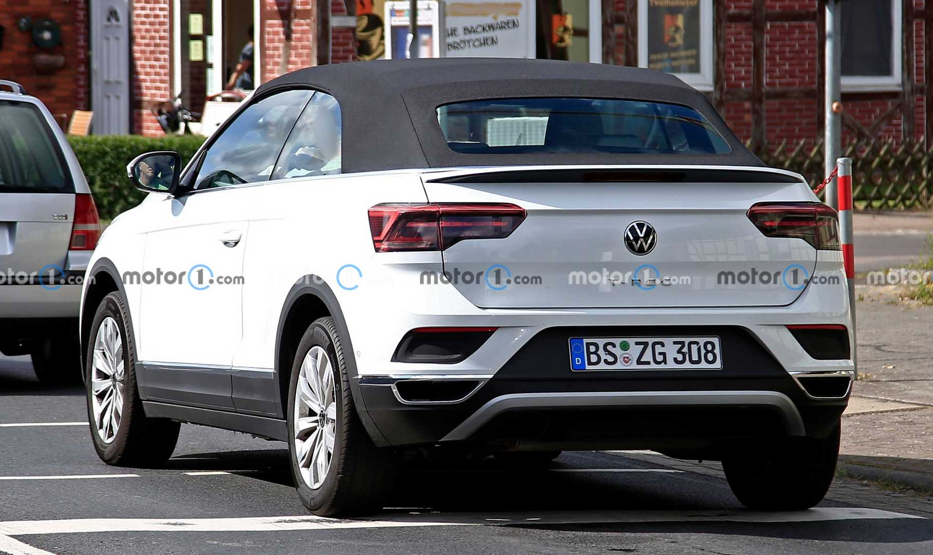 Volkswagen обновит своей единственный кабриолет: опубликованы шпионские фотографии