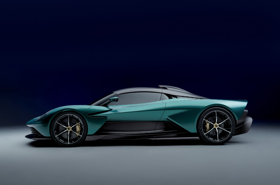 Супергибрид Aston Martin Valkyrie лишится крыши