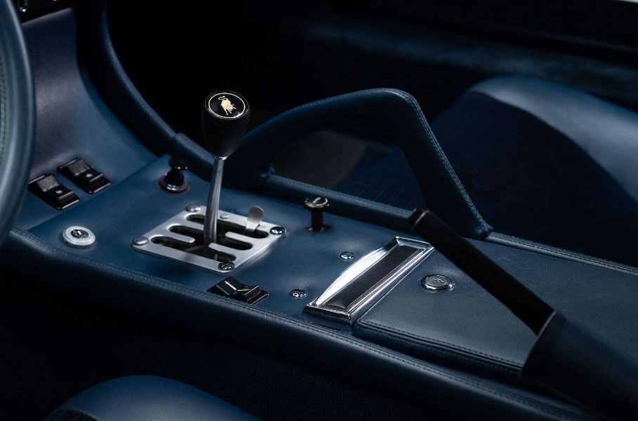 Lamborghini Miura с «голым» кузовом выставят на продажу. Она провела взаперти 40 лет
