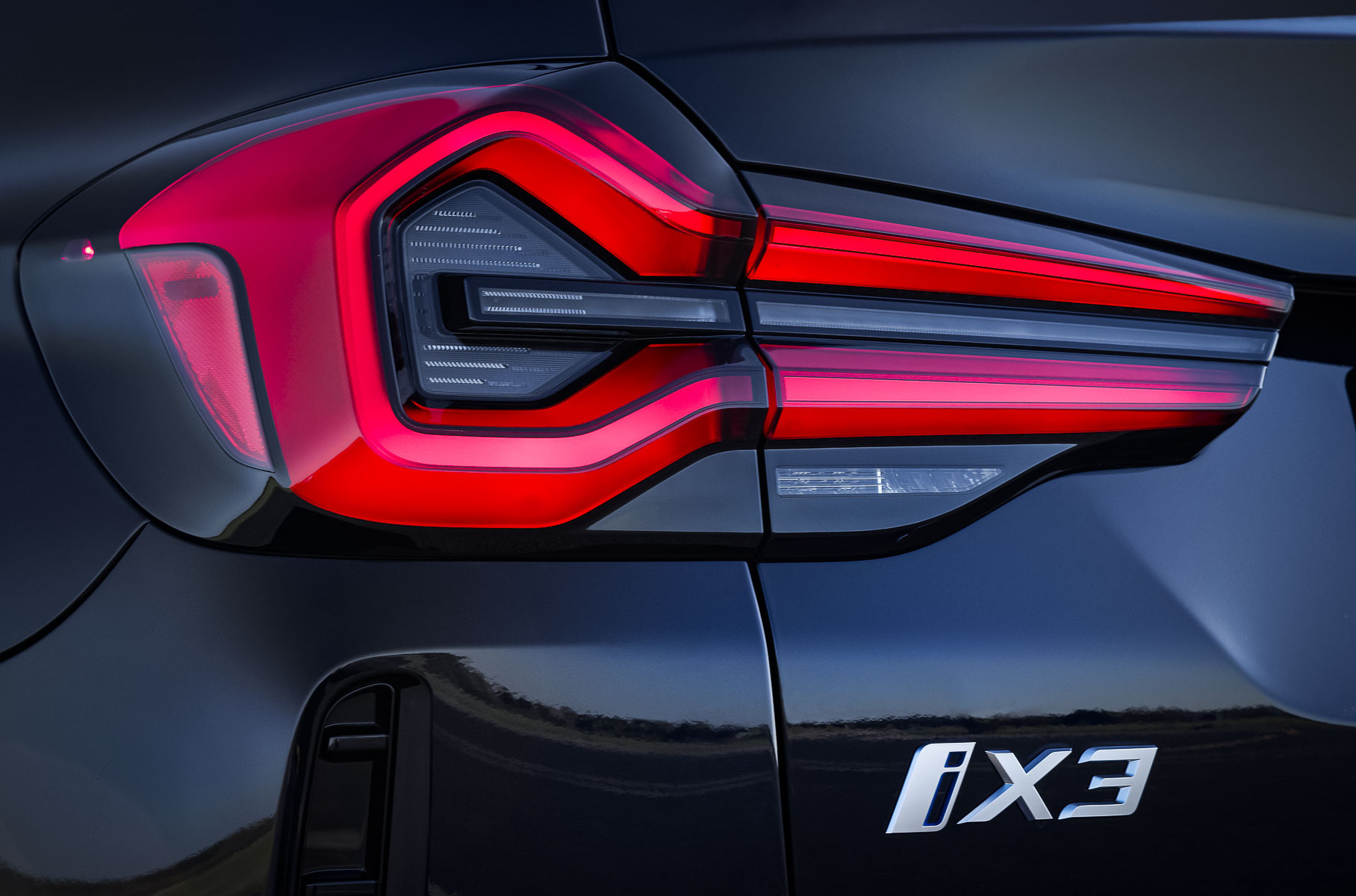 Электрический BMW iX3 получил первое обновление