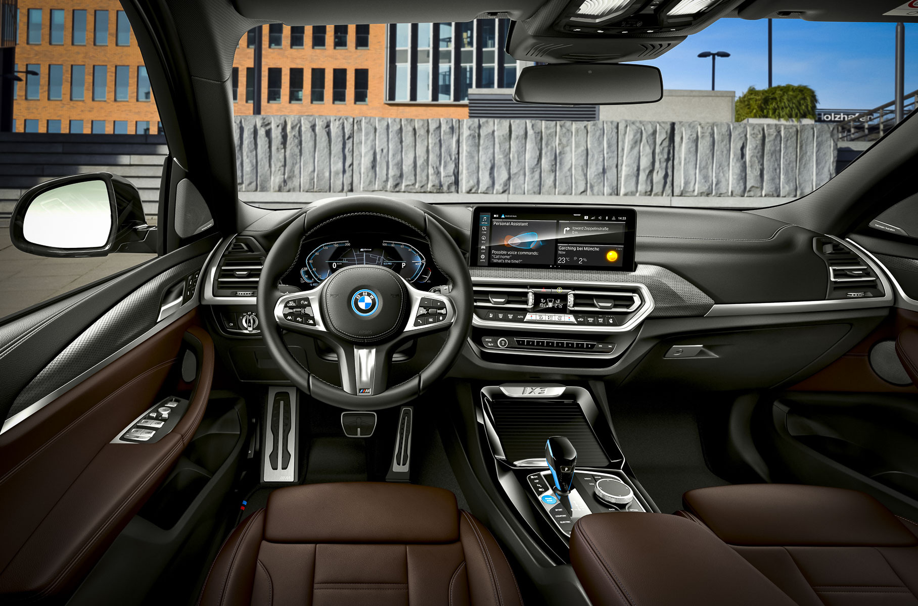 Электрический BMW iX3 получил первое обновление
