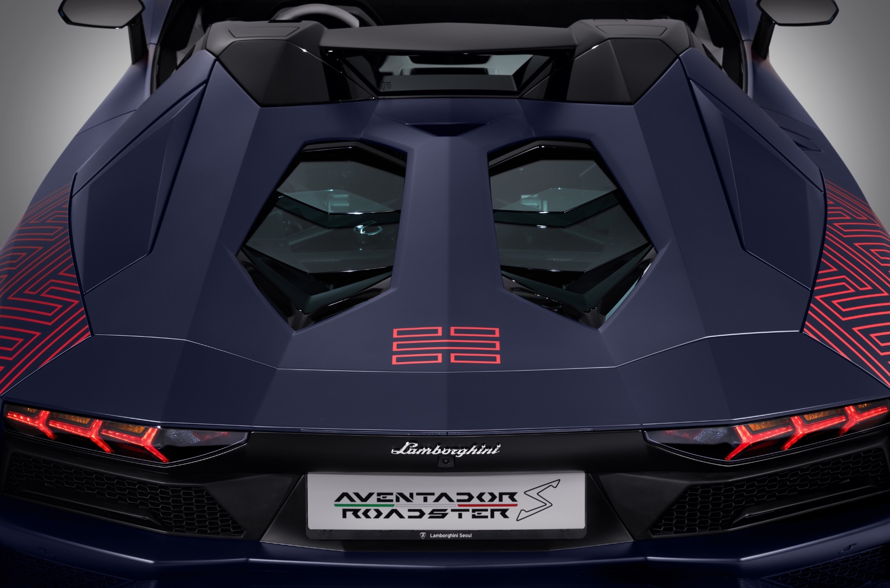 Два уникальных Lamborghini Aventador S отправят в Южную Корею