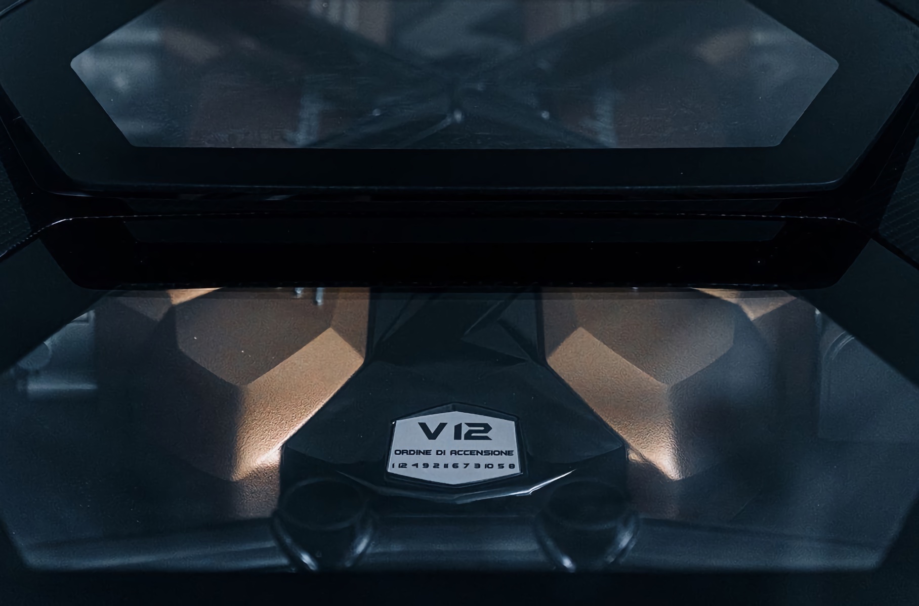 Возрожденный Lamborghini Countach получит детали в стиле ретро