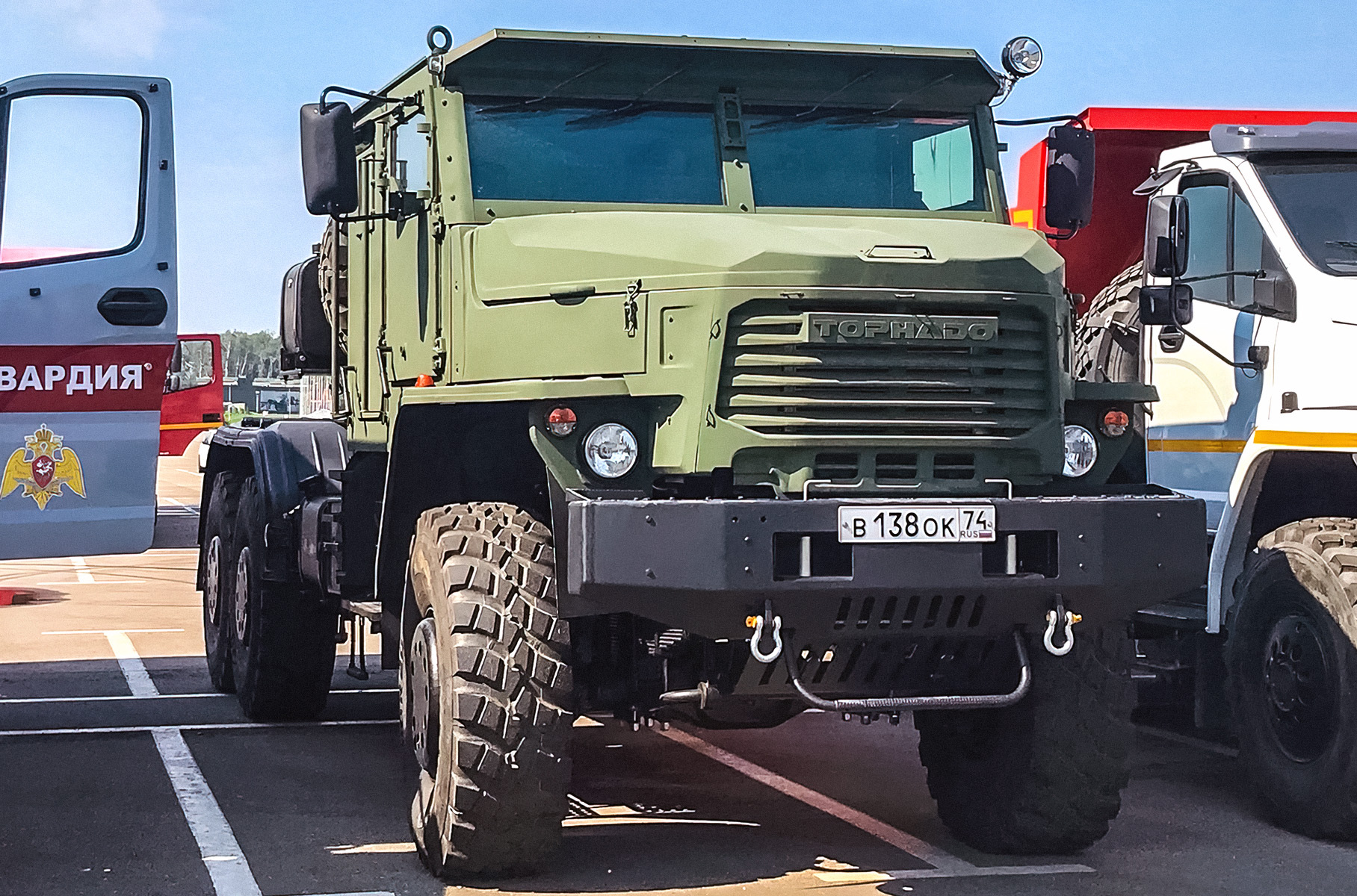 Посмотрите на очень брутальный военный грузовик «Урал»