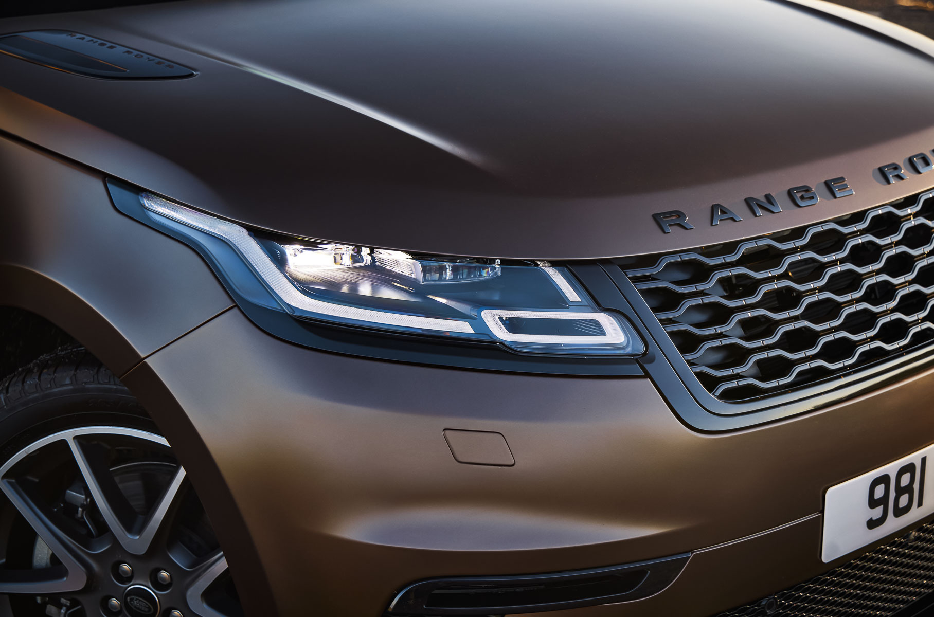 Российский Range Rover Velar обновился и подорожал