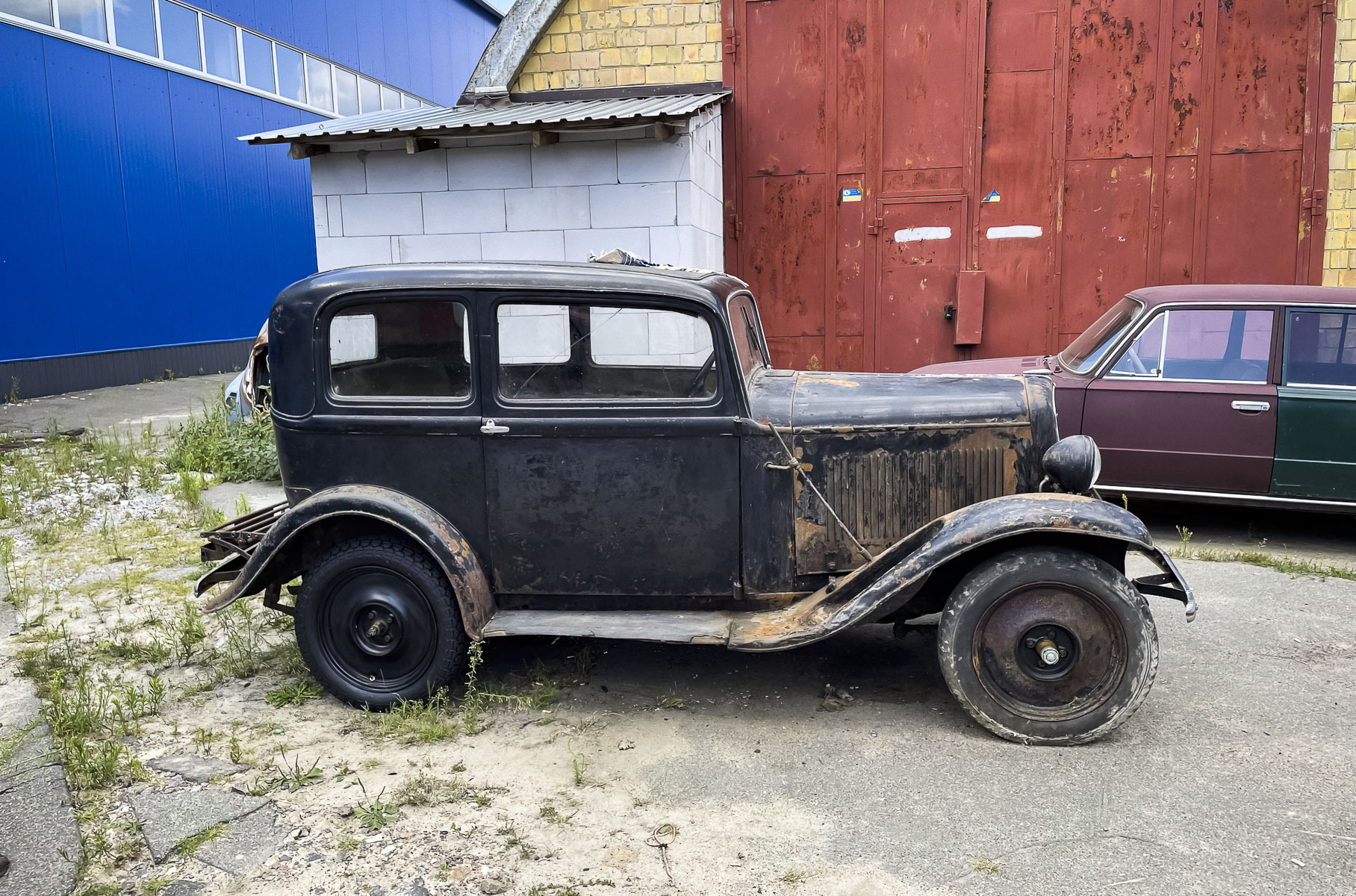 В Киевской области нашли довоенный Opel, который 68 лет простоял в сарае
