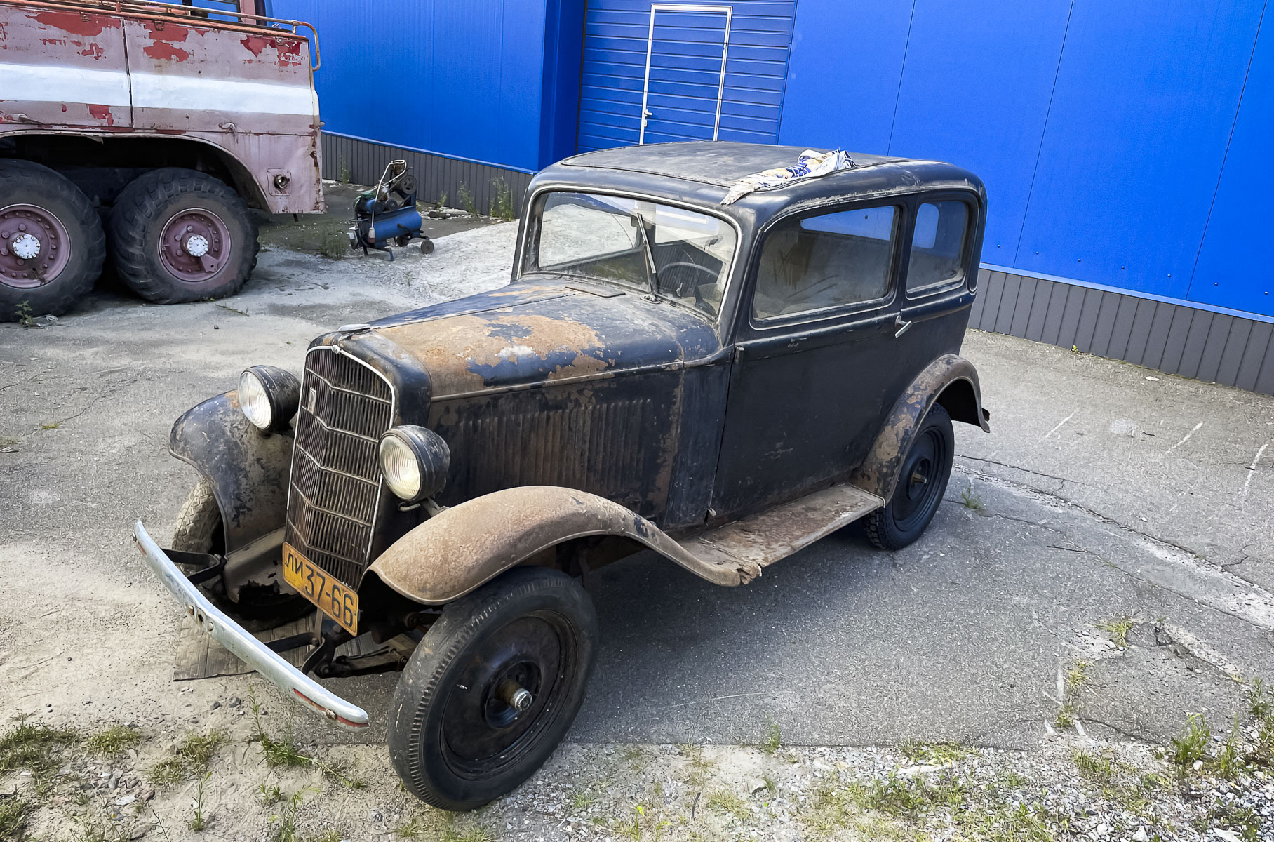 В Киевской области нашли довоенный Opel, который 68 лет простоял в сарае