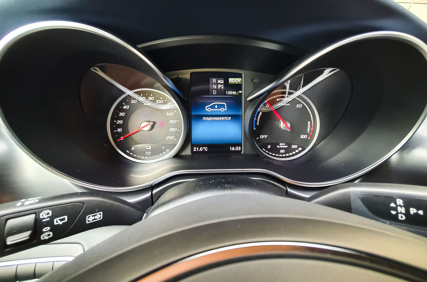 Электрические минивэны Mercedes-Benz EQV появились в продаже в России