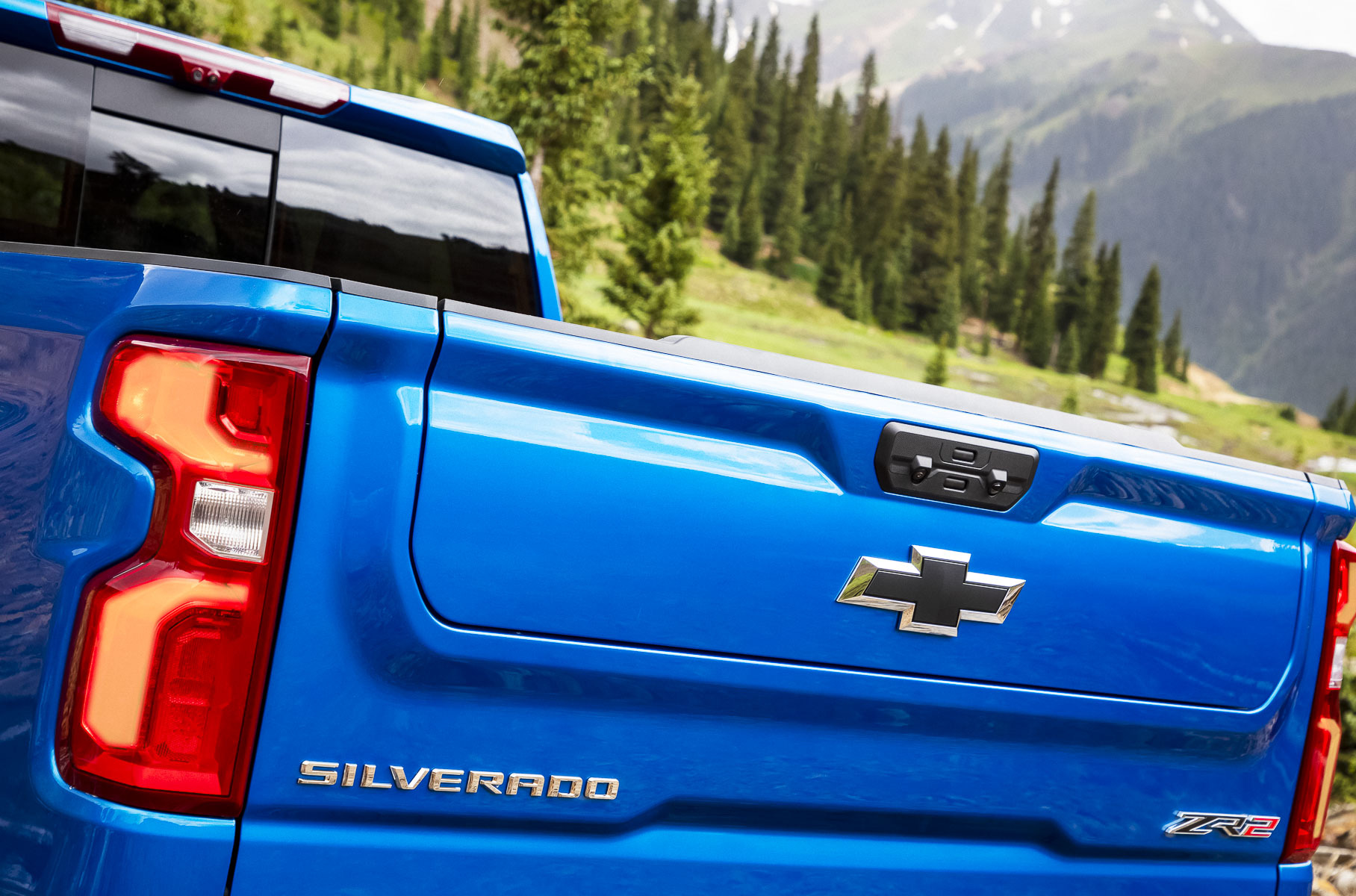 Chevrolet представил внедорожную версию пикапа Silverado
