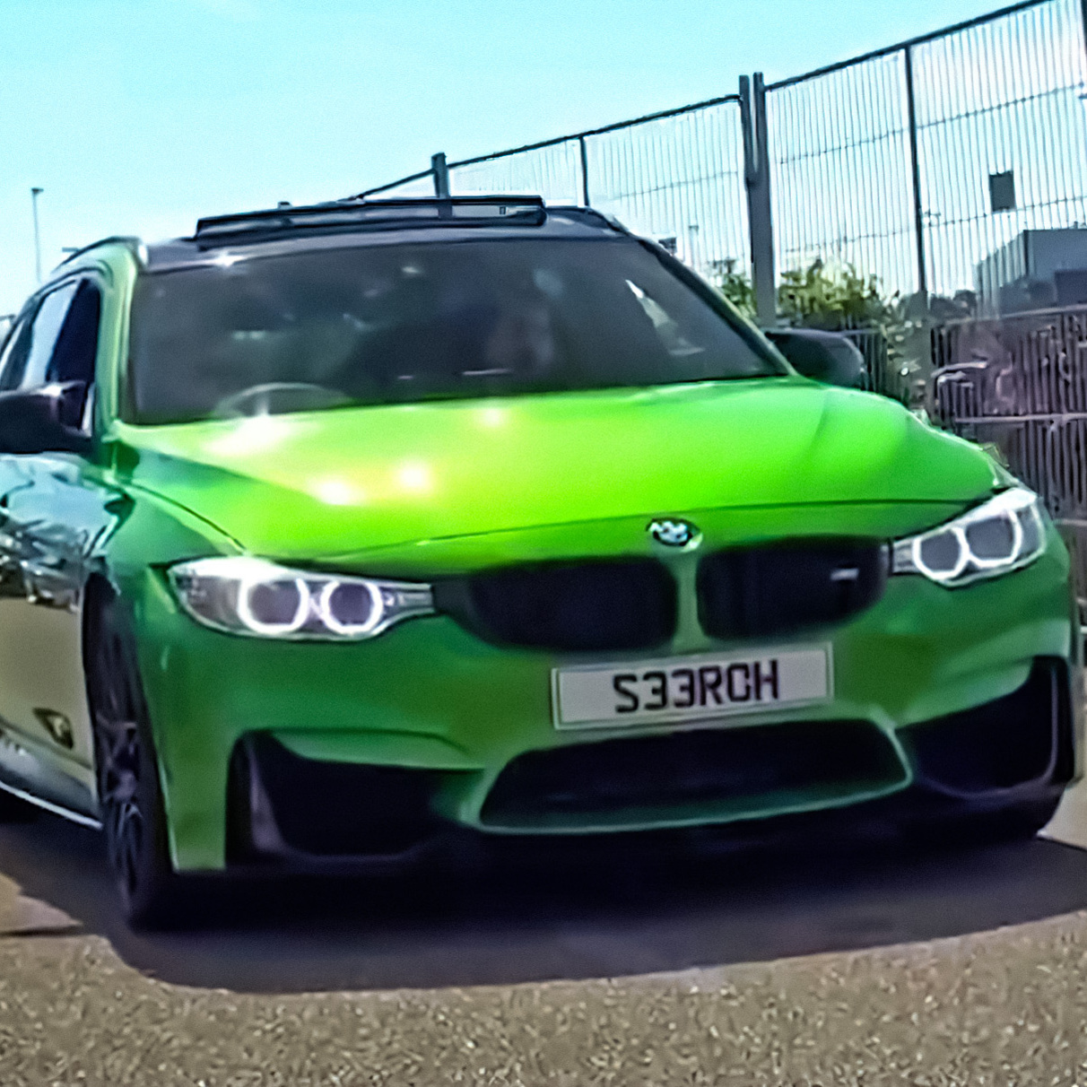 Видео: в Великобритании уничтожили BMW M3, собранный из угнанных машин —  Motor