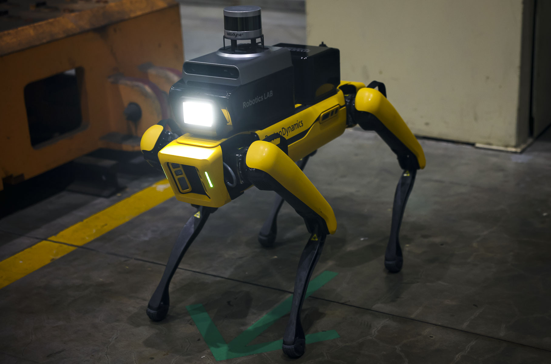 Робот Spot от Boston Dynamics начал работать на заводе Kia