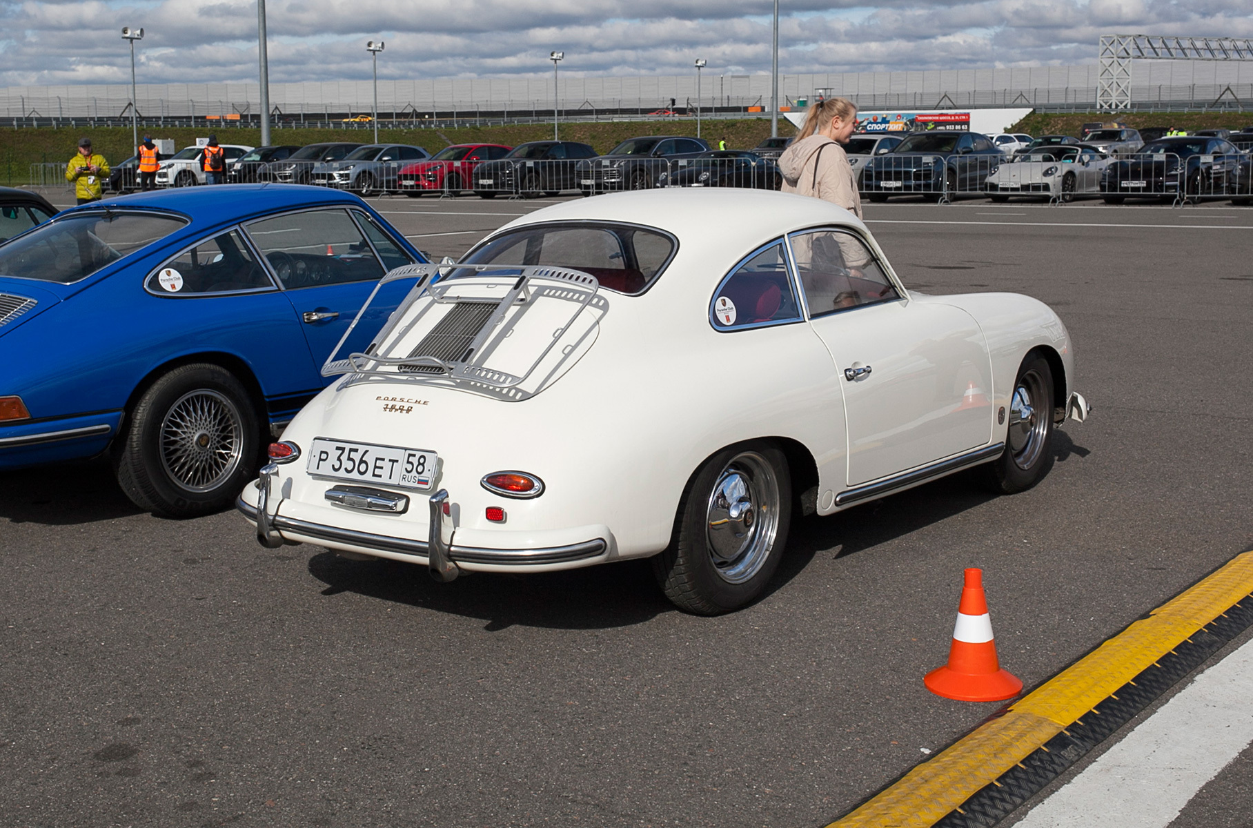 Посмотрите на редкие Porsche из России