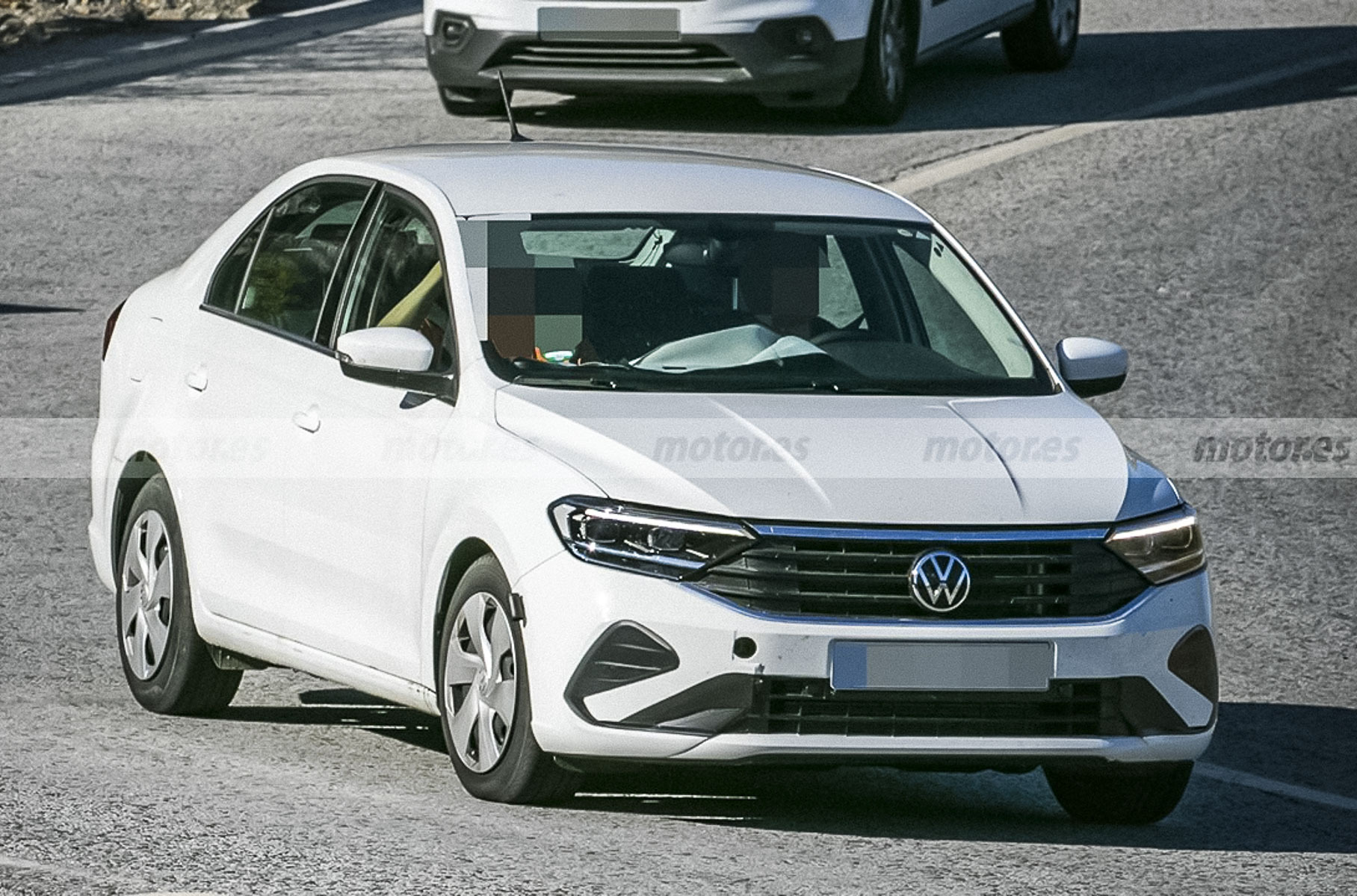 Volkswagen тестирует обновленный лифтбек Polo в Европе. Возможно, он появится в России