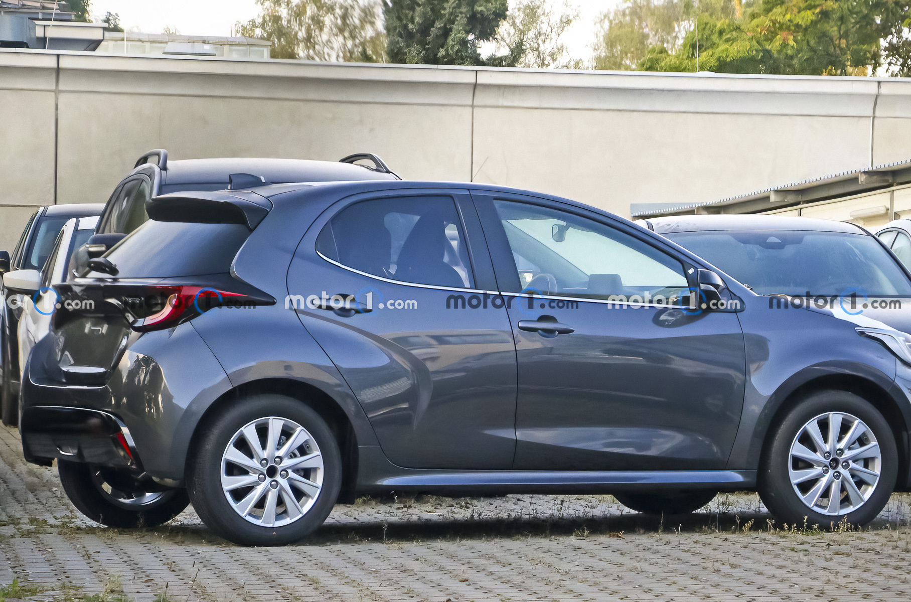 Появись шпионские фотографии новой Mazda2