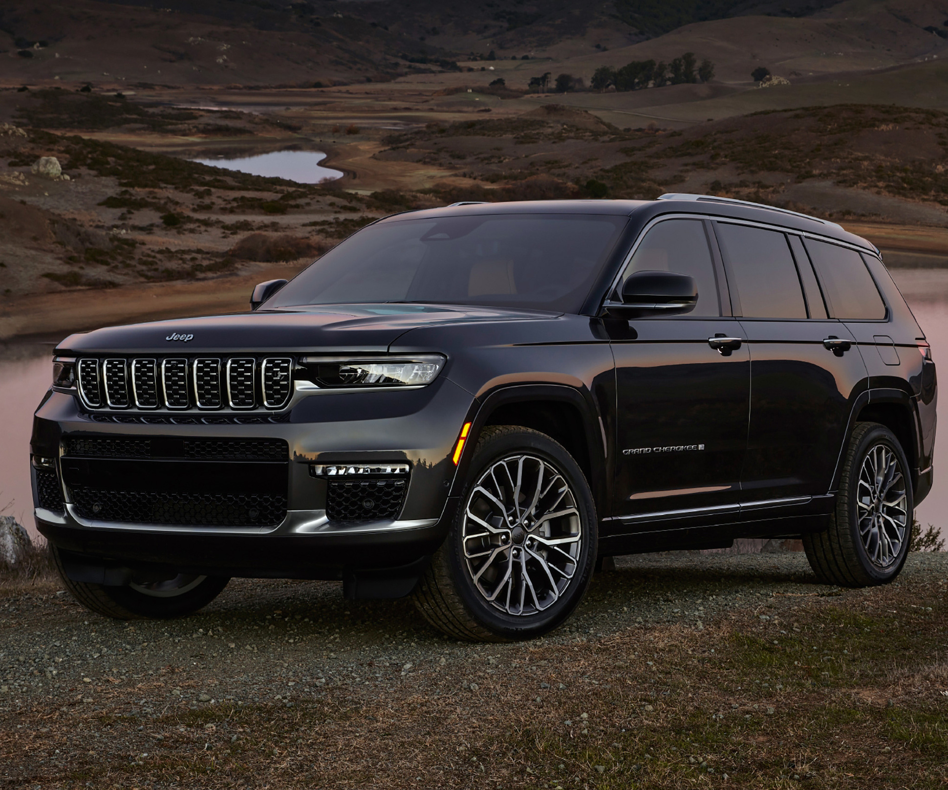 Видео с Jeep Grand Cherokee (видео Jeep Гранд Чероки)