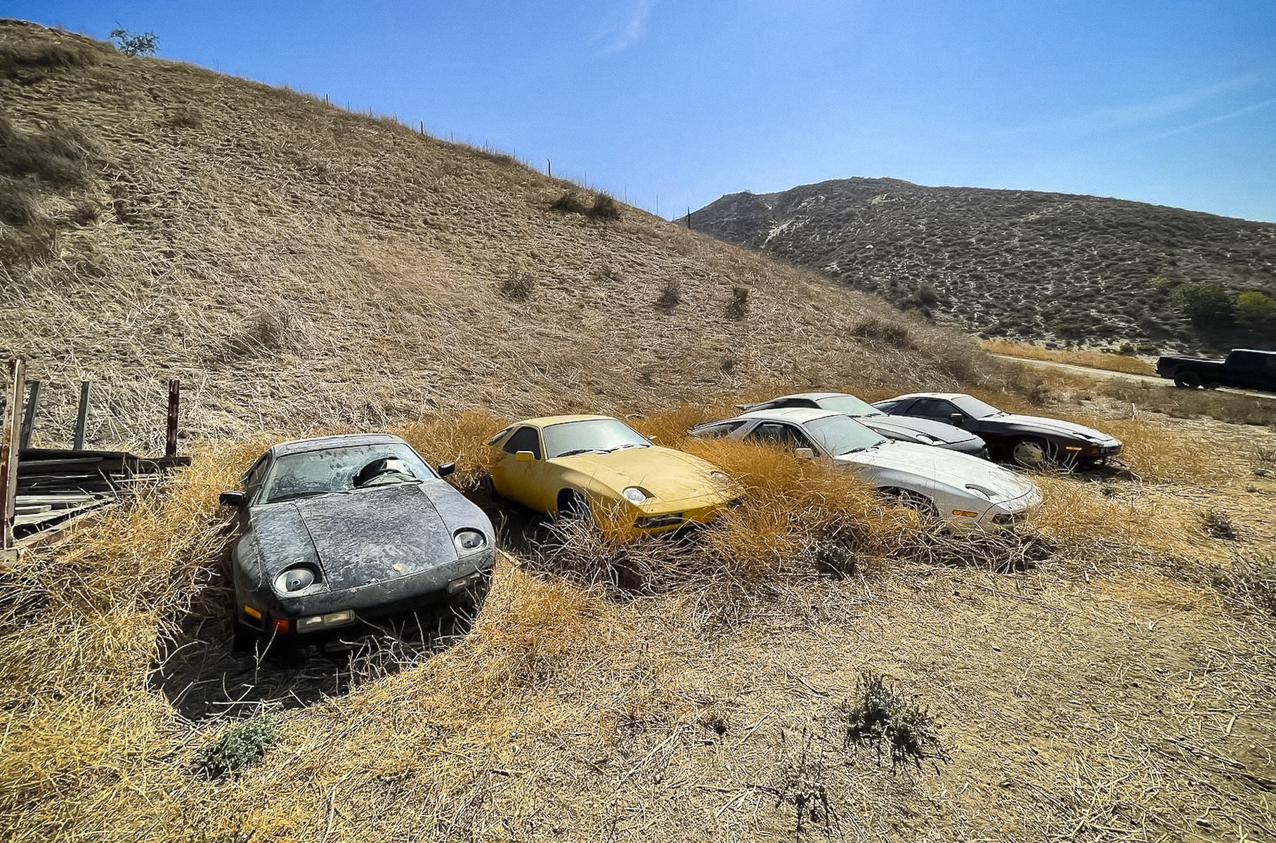 Посмотрите на кладбище забытых Porsche, ржавеющих под калифорнийским солнцем